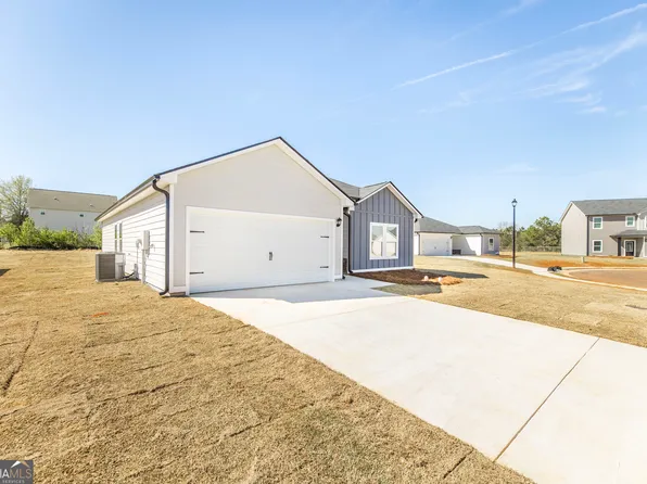302 Georgian Walk, Byron, GA 31008