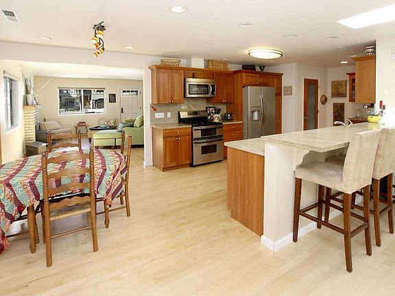 3rd image of 219 Claudius Dr