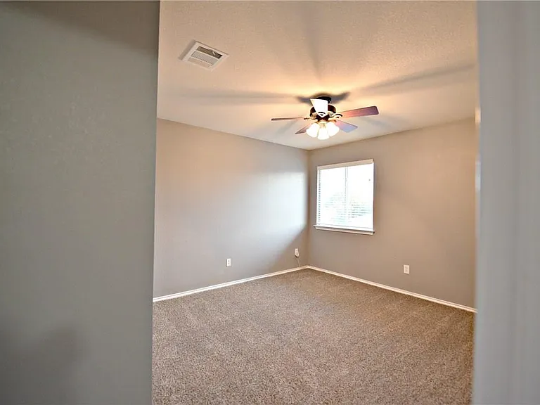 802 Rubles Ct — Photo 16
