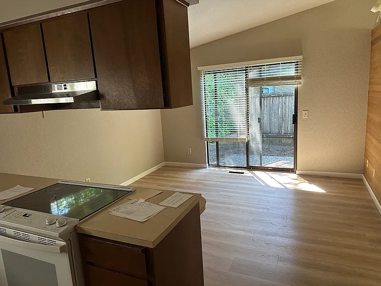 806 55th Pl SW #B — Photo 5