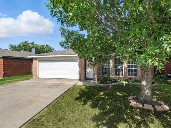 2088 Paint Pony Ln, Keller, TX 76248