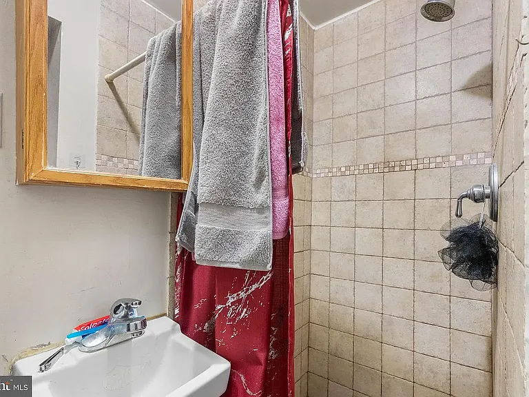 348 S 16th St #3R — Photo 3
