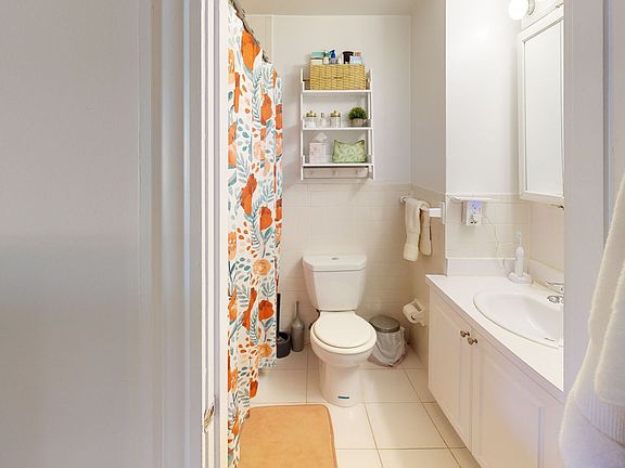 3rd image of 1 Langdon St APT 23