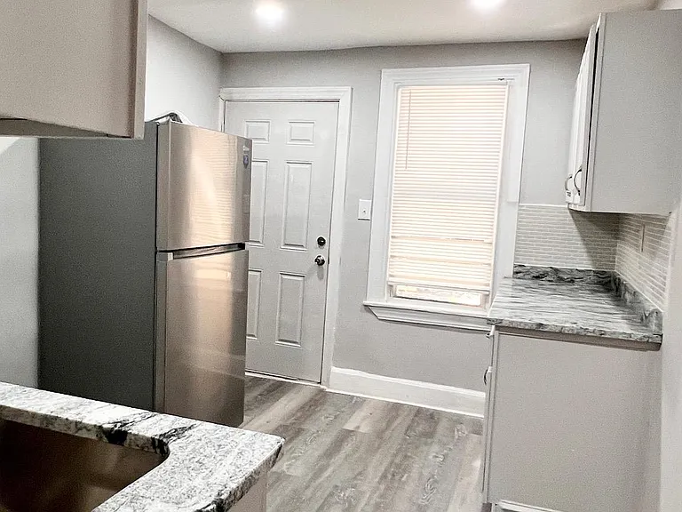 1029 Lancaster Ave — Photo 8