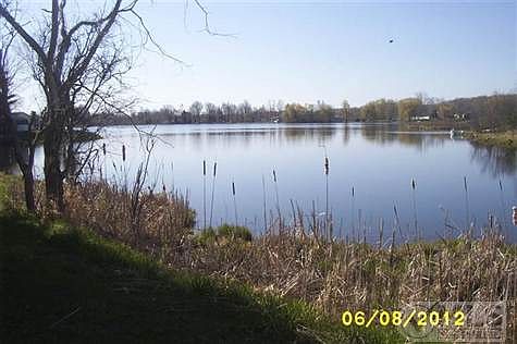 2nd image of 3823 N Shore Dr