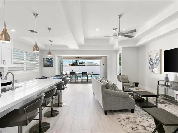 734 109th Ave N, Naples, FL 34108