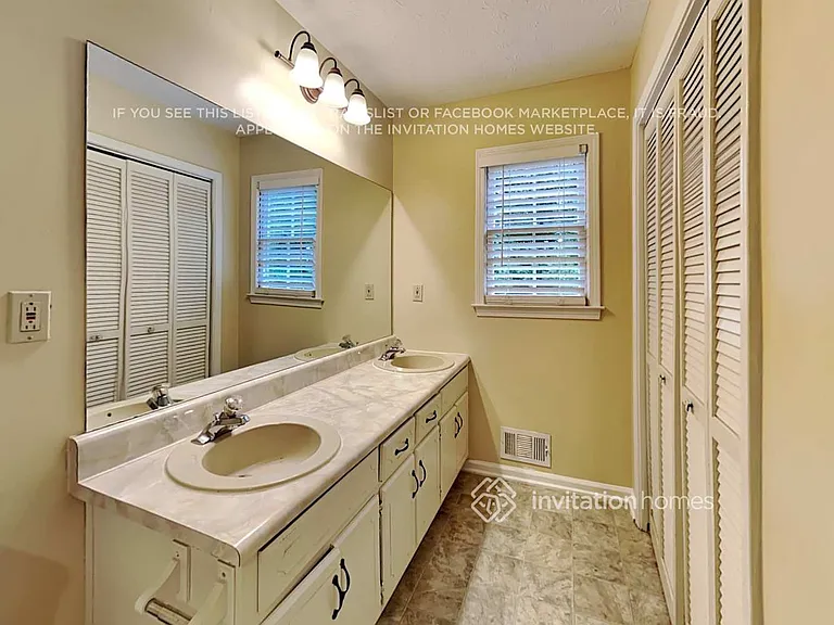 133 Fox Ridge Ct — Photo 17