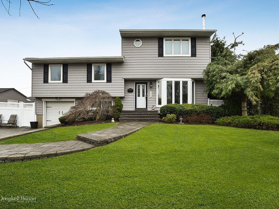 1st image of 52 Pickwick Dr N