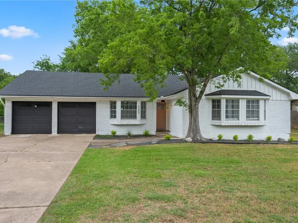 2205 Carter Creek Pkwy, Bryan, TX 77802