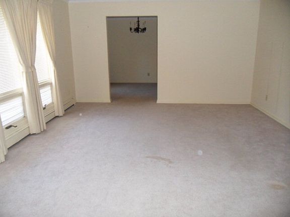 5th image of 101 Brookwood Ln