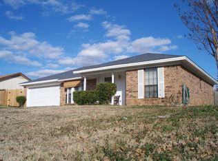 4705 Cripple Creek Rd, Haltom City, TX 76137