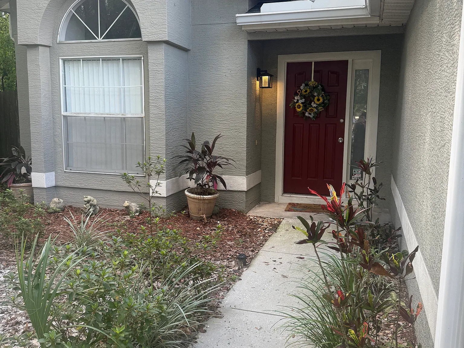 3 bed, 2.5 bath, 1827 sqft, $2,700 — Photo 2