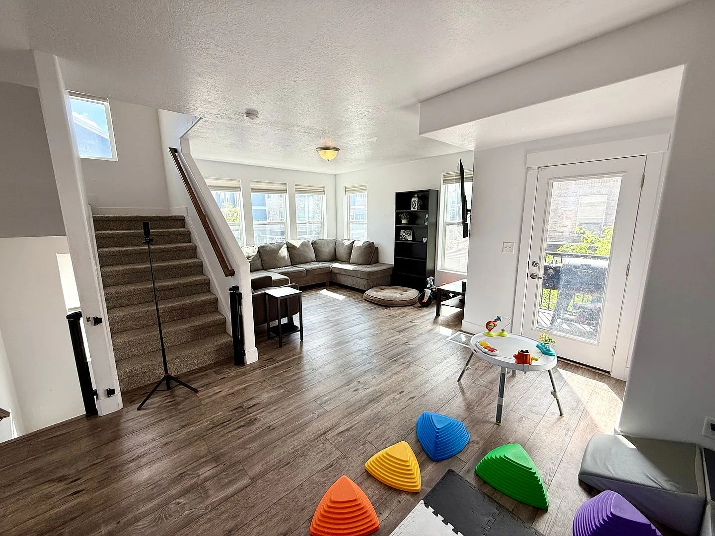 Beautiful corner townhome in Riverton! — Photo 3