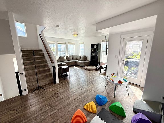 3rd image of 1780 W Torlundy Dr