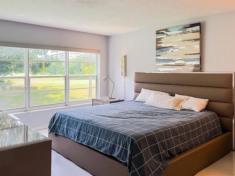 3200 N Palm Aire Dr #207 — Photo 3