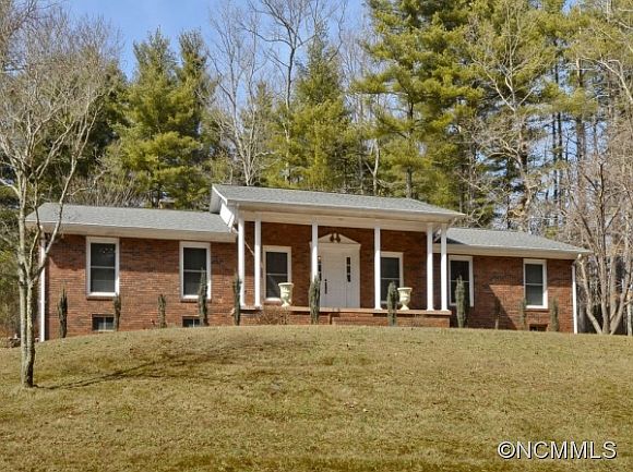 1st image of 80 Adger Dr