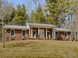 80 Adger Dr, Hendersonville, NC 28739