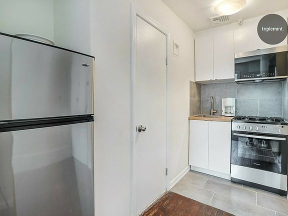 2nd image of 115 W 78th St APT 4R