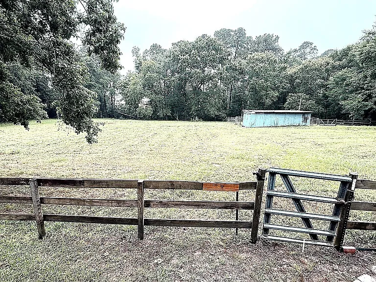 5801 Sapp Rd — Photo 2