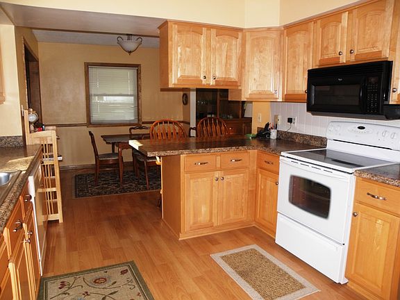 Spacious updated kitchen