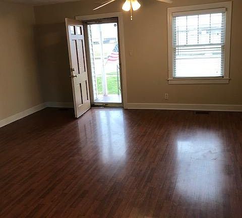 2nd image of 3522 Dutchmans Ln