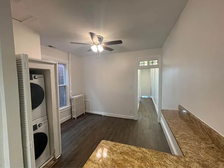 1332 E St NE — Photo 9