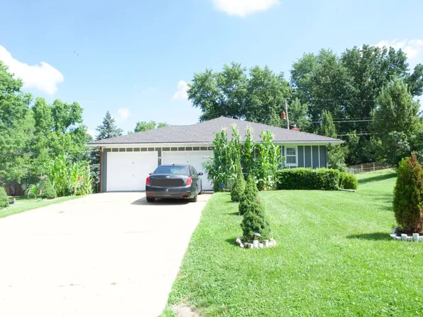 1405 N 82nd Ter, Kansas City, KS 66112
