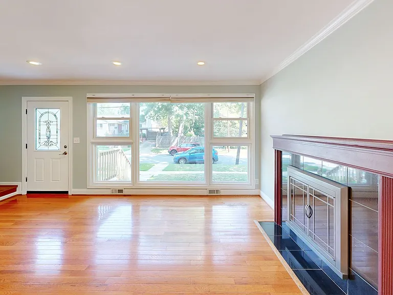 2518 Harmon Rd — Photo 4