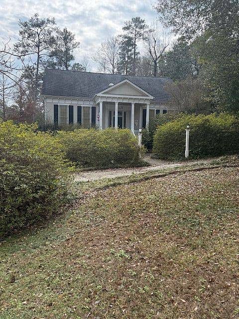 1st image of 104 Golf View Dr