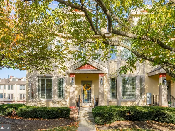 122 Cedar Ave, Conshohocken, PA 19428