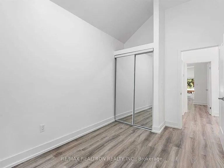 76 Lawrence Ave W — Photo 6