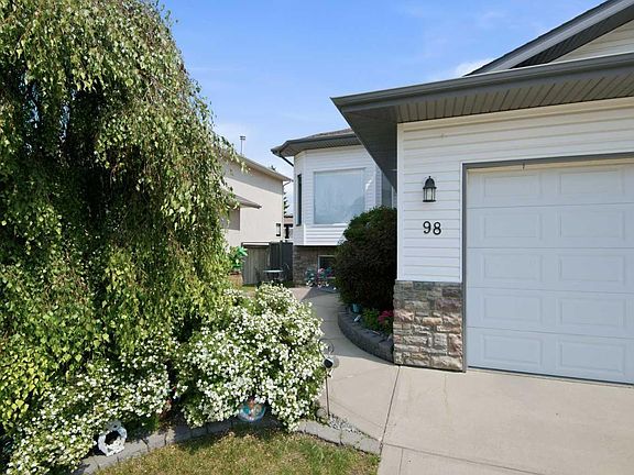 2nd image of 98 Duval Cres