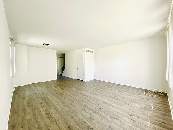 Living room / Dining room space