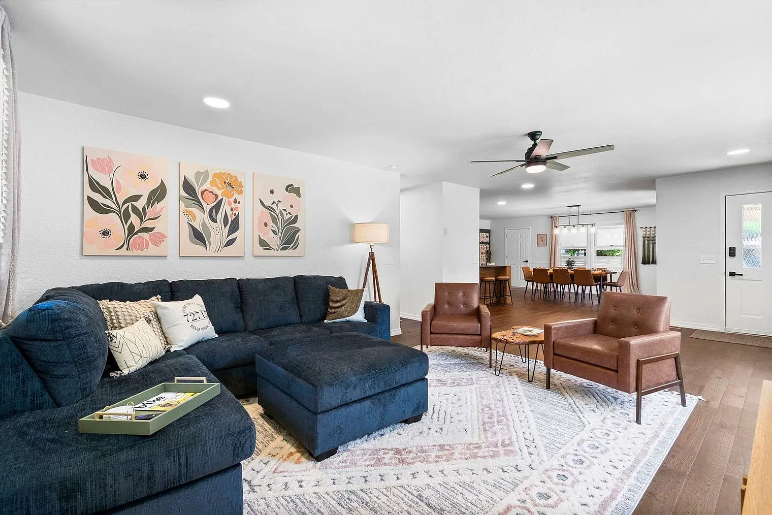 3 bed, 2.0 bath, $3,136 — Photo 2