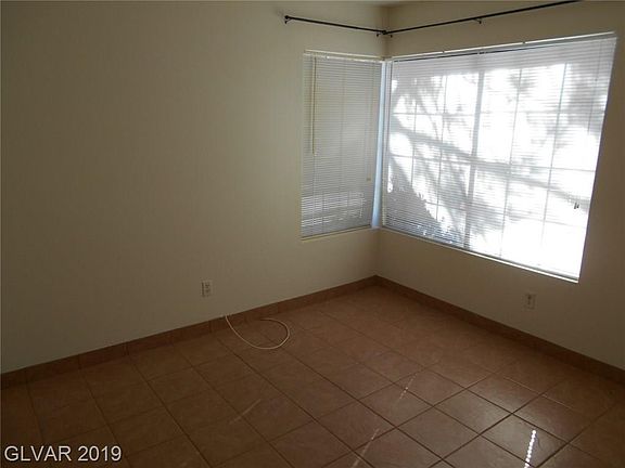 5th image of 766 Thousand Oaks Dr
