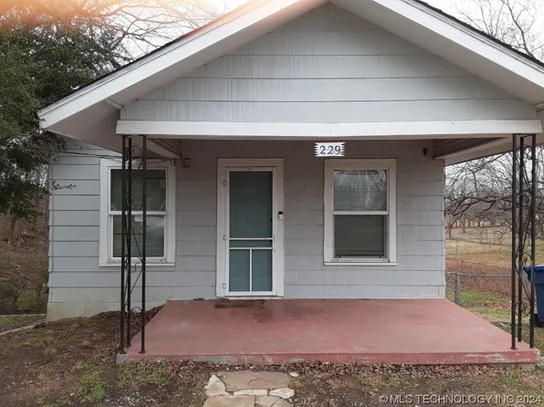 229 N West St, McAlester, OK 74501