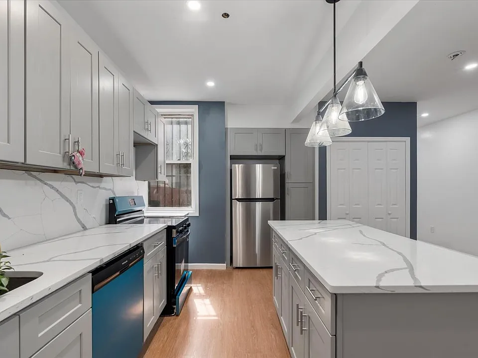 324 Eldert St #3B