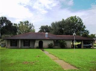 300 Larry St, Iowa, LA 70647