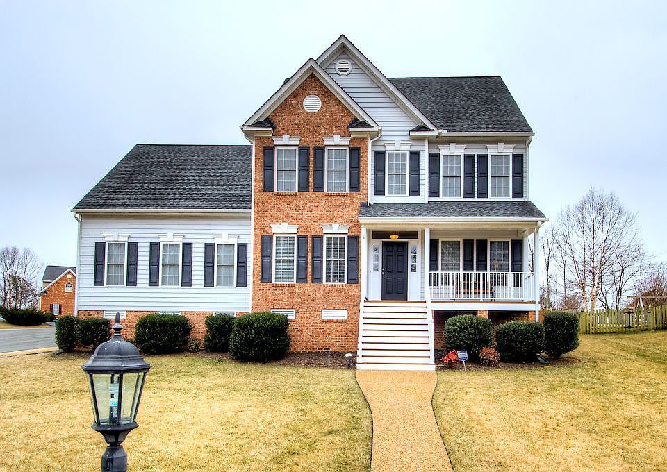 1st image of 11142 Carrington Green Dr