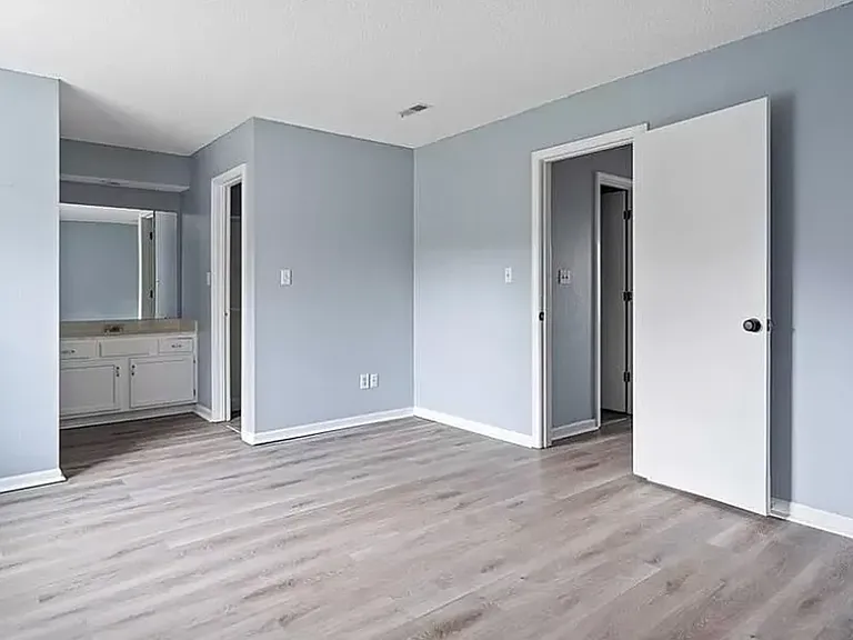 11815 E 59th Terrace Cir — Photo 6