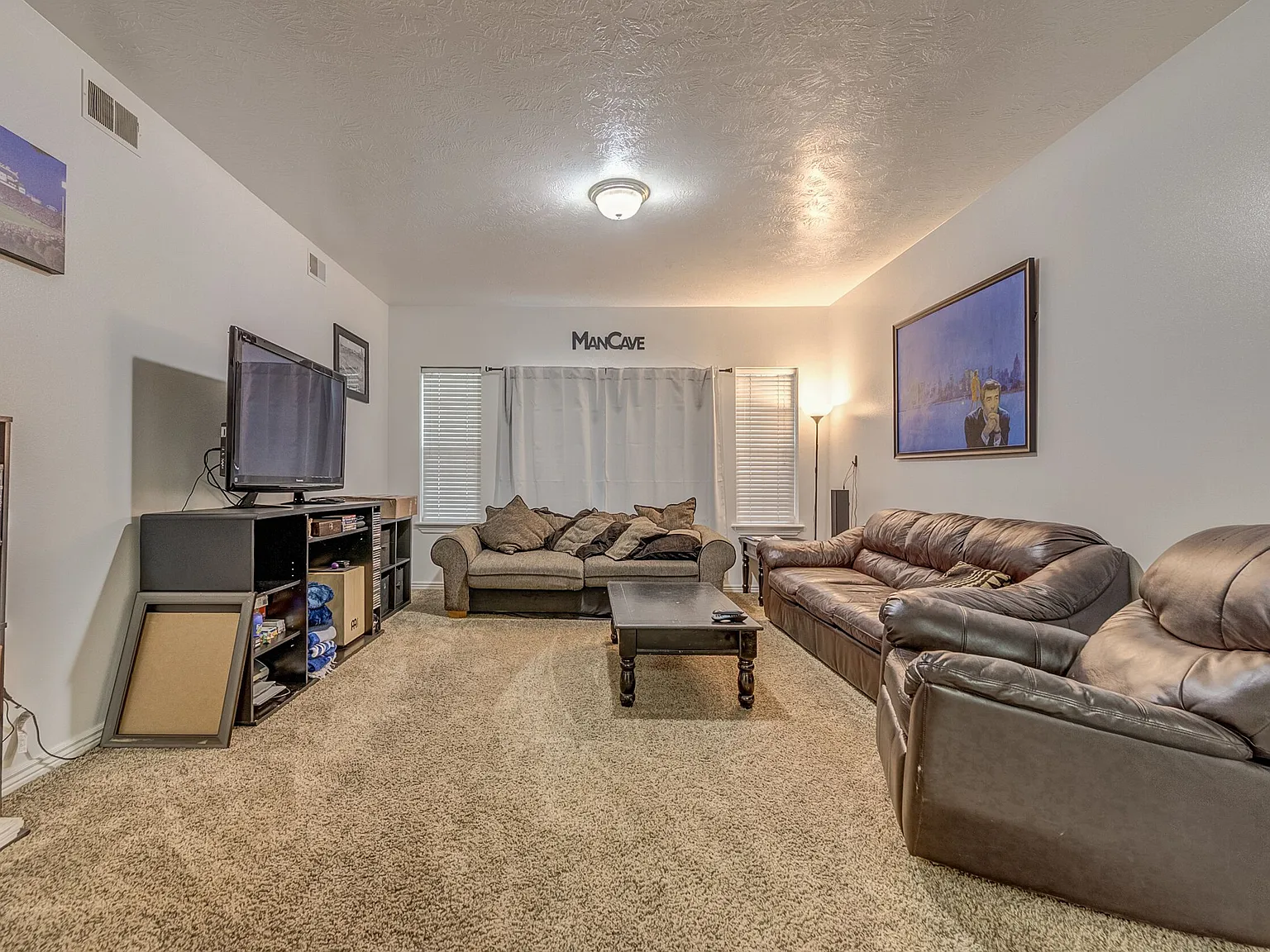 3 bed, 1300 sqft, $599 — Photo 2