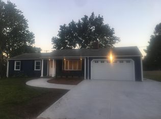 151 Crest Dr, Pawtucket, RI 02861