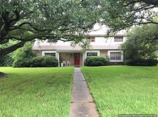 214 Hillcrest Dr, Alvin, TX 77511