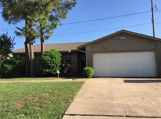 2412 Pennington Ave, Edmond, OK 73012