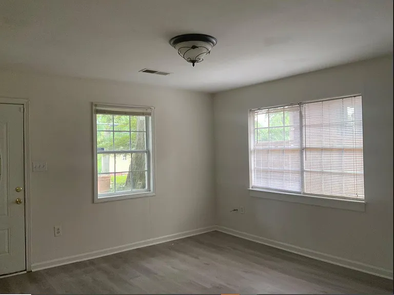 657 Home Ave SE — Photo 10