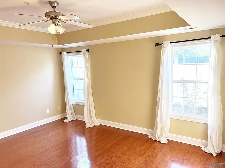 470 Shamrock Dr — Photo 18