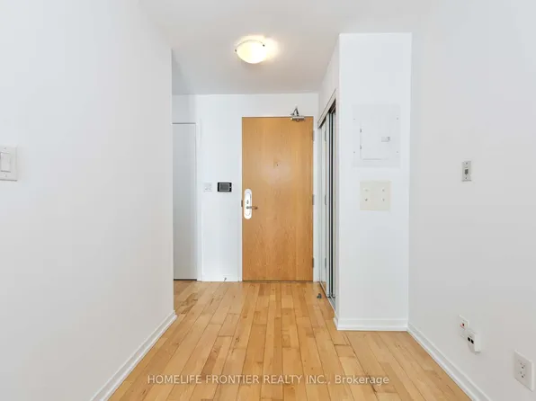 65 Bremner Blvd, Toronto, ON