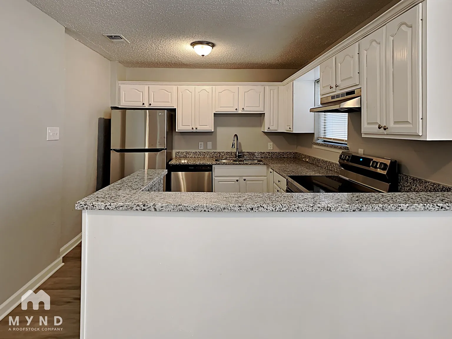 3 bed, 2.0 bath, 1120 sqft, $1,975 — Photo 3