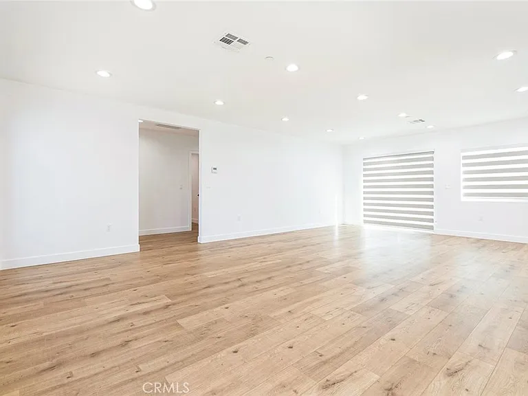 12340 Lull St — Photo 8