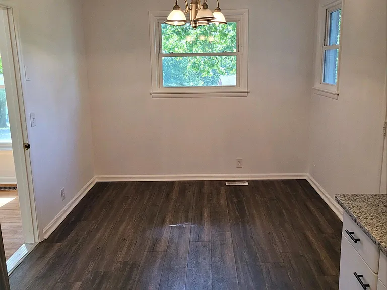 910 Mitchell Rd — Photo 9